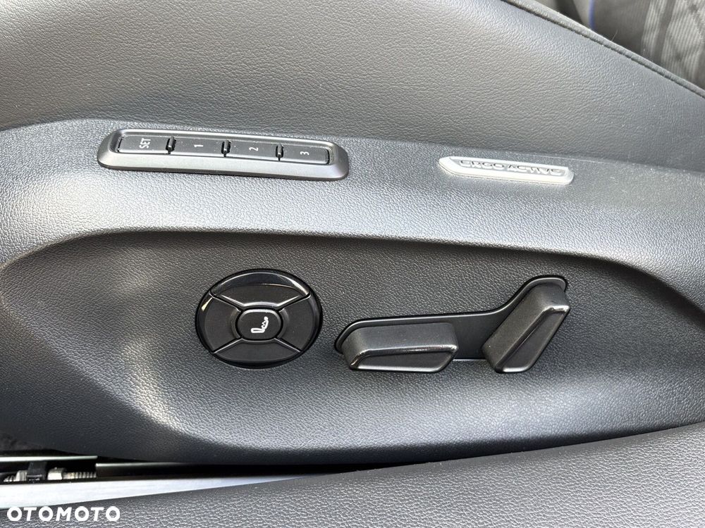 Volkswagen Passat - 15