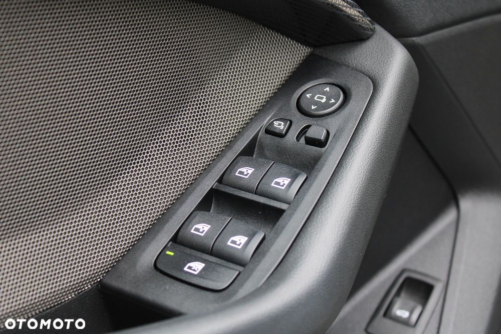 BMW Seria 1 120d xDrive Luxury Line - 23