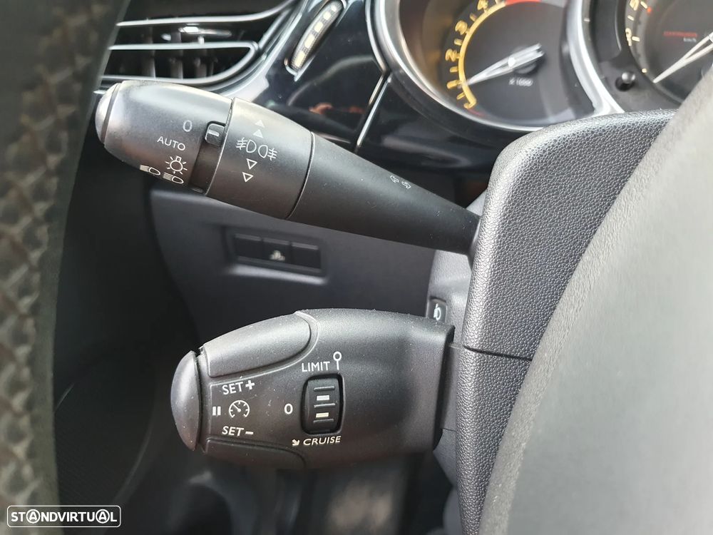 Citroën DS3 1.6 e-HDi So Chic - 16