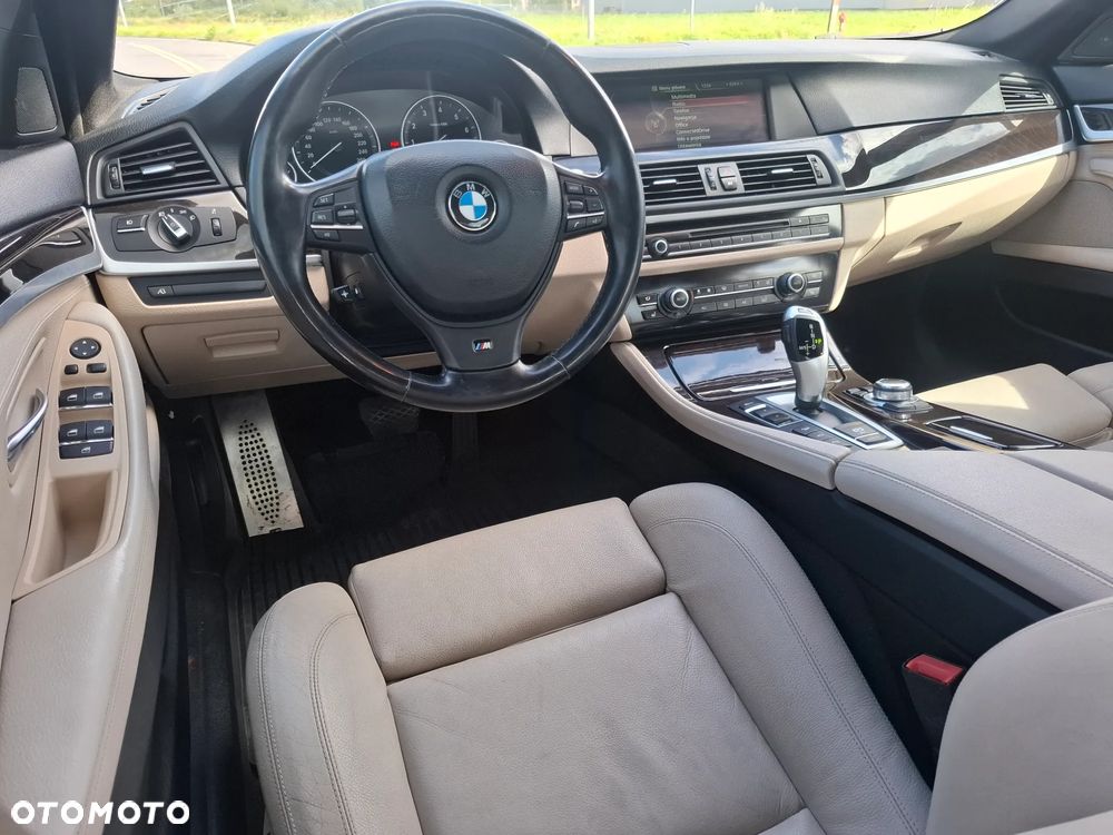 BMW Seria 5 535i xDrive Sport-Aut - 23