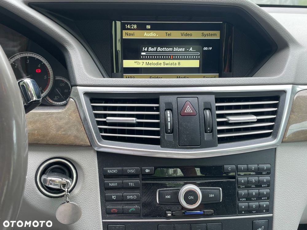 Mercedes-Benz Klasa E 350 CDI 4-Matic BlueEff - 5