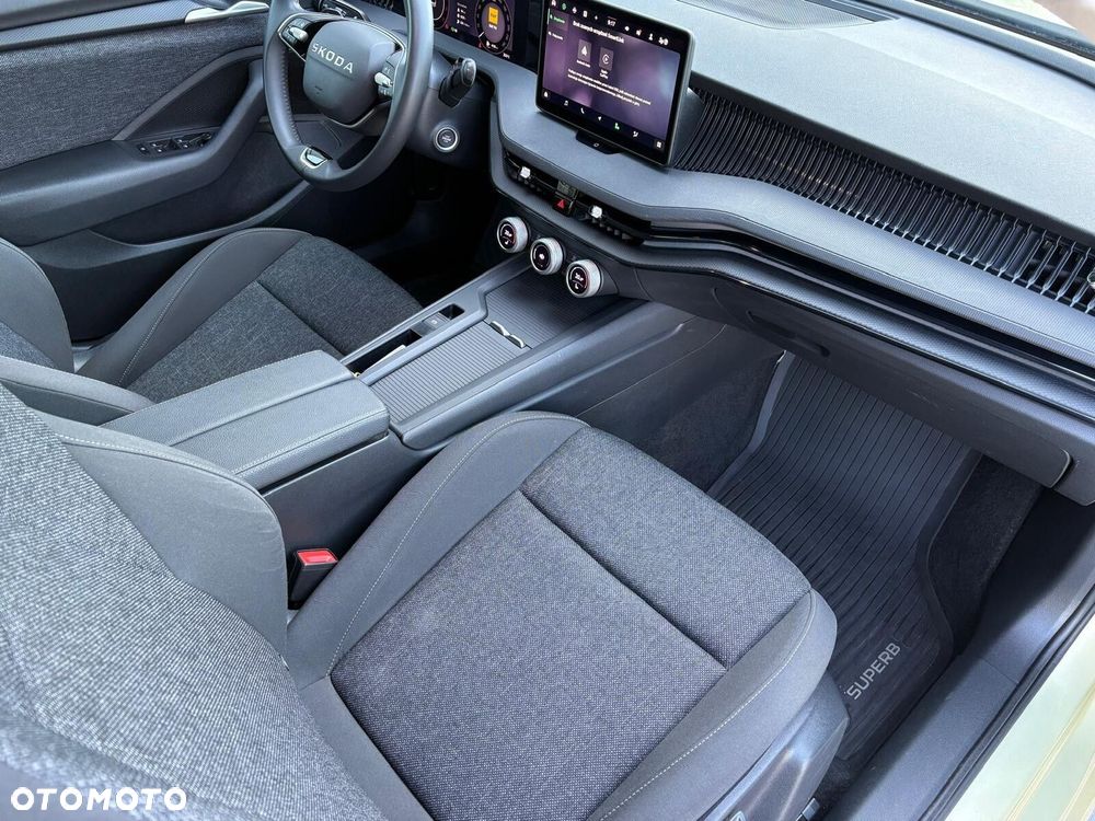 Skoda Superb 1.5 TSI mHEV Essence DSG - 17