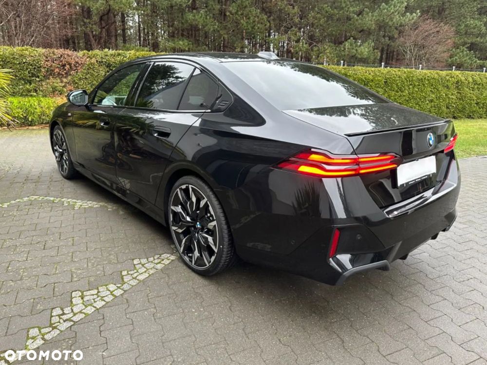 BMW Seria 5 520d xDrive mHEV M Sport - 5