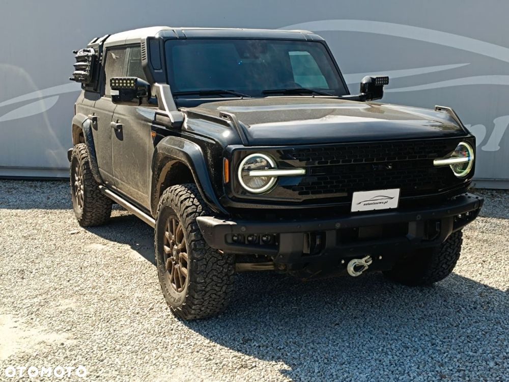 Ford Bronco - 11