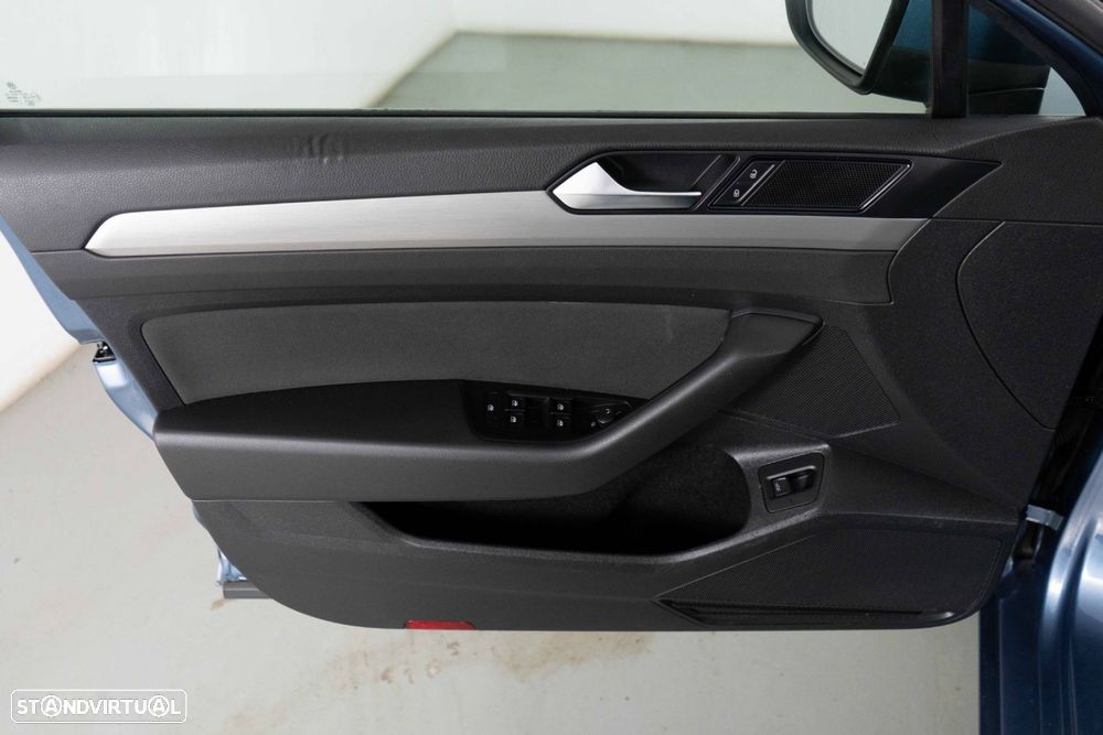 VW Passat Variant 1.6 TDI Confortline - 19