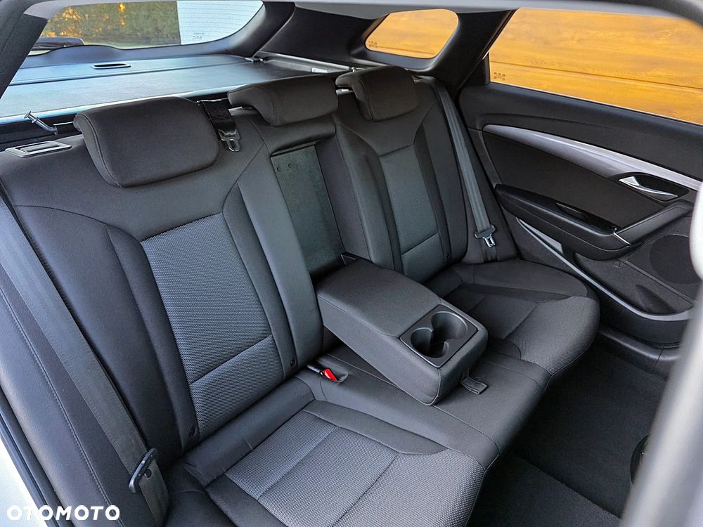 Hyundai i40 Kombi 1.7 CRDi Premium - 11