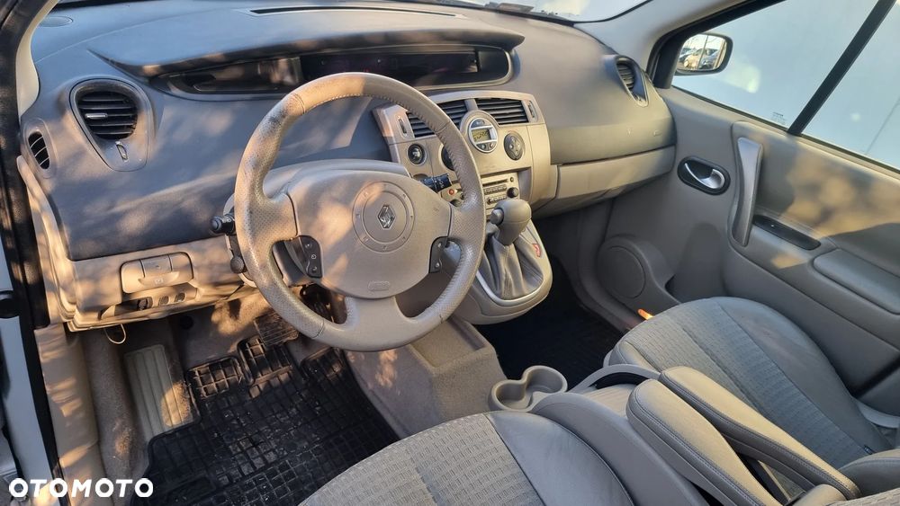Renault Scenic - 11