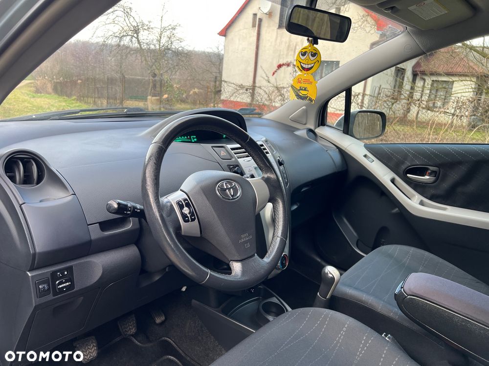 Toyota Yaris 1.3 Sol - 14