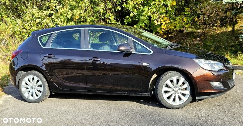 Opel Astra 2012 photo 4
