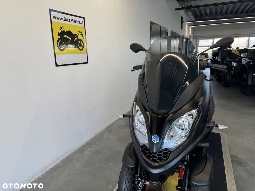 Piaggio MP-3 - 32