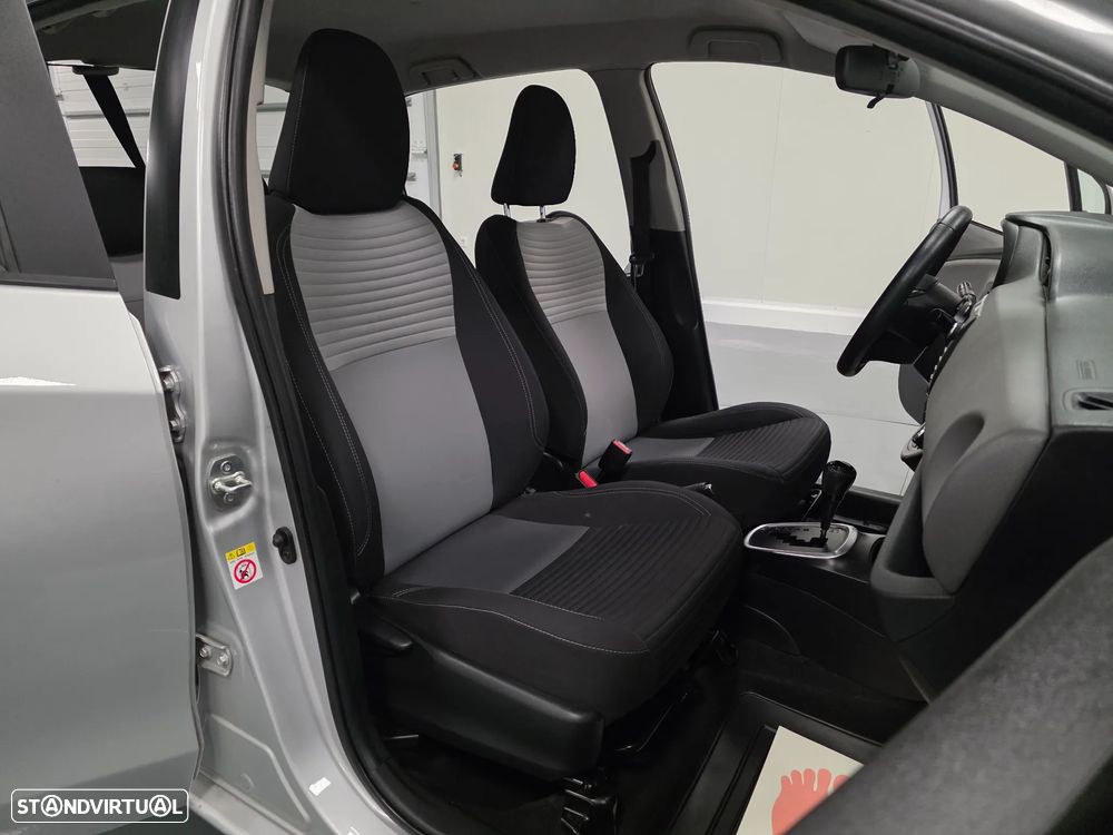 Toyota Yaris 1.5 HSD Comfort +P.Style+P.Techno - 45