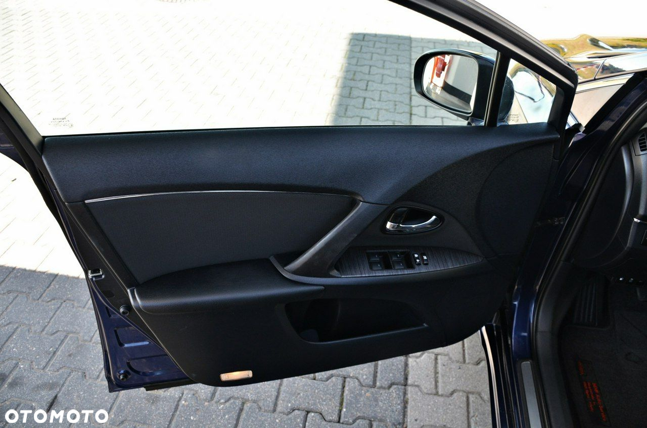 Toyota Avensis - 18