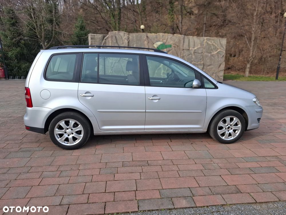 Volkswagen Touran 1.9 TDI DPF Highline - 6