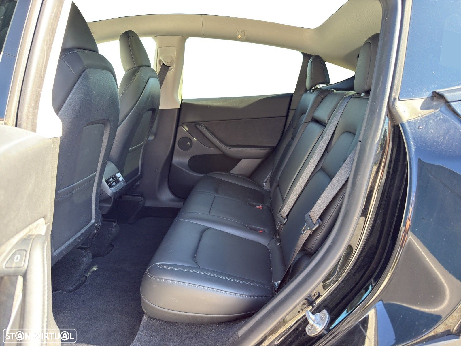 Tesla Model Y RWD - 12