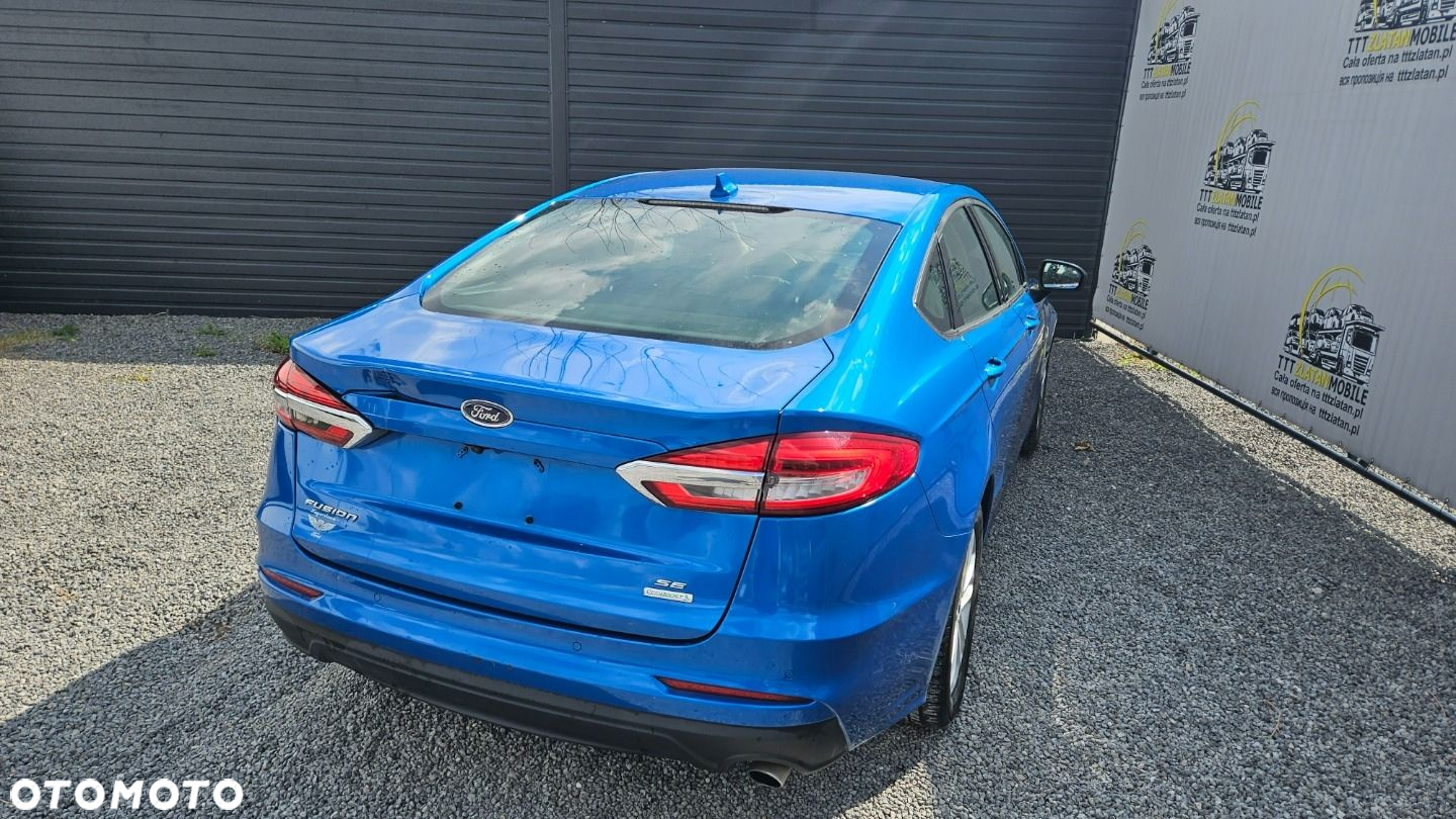 Ford Fusion - 27
