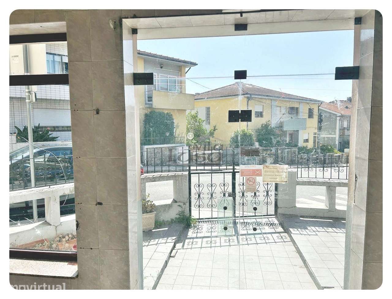 Moradia T2 com espaço comercial e potencial para duas habitações Pa... - Grande imagem: 5/21