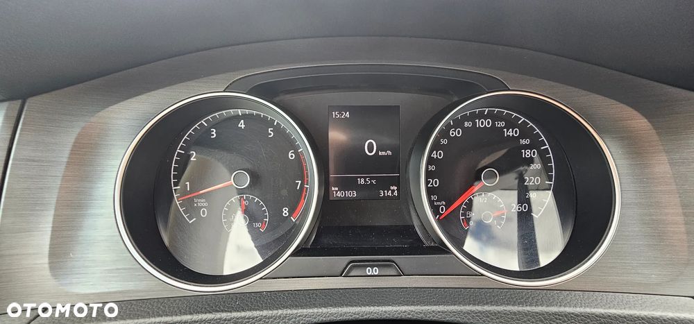 Volkswagen Golf - 22