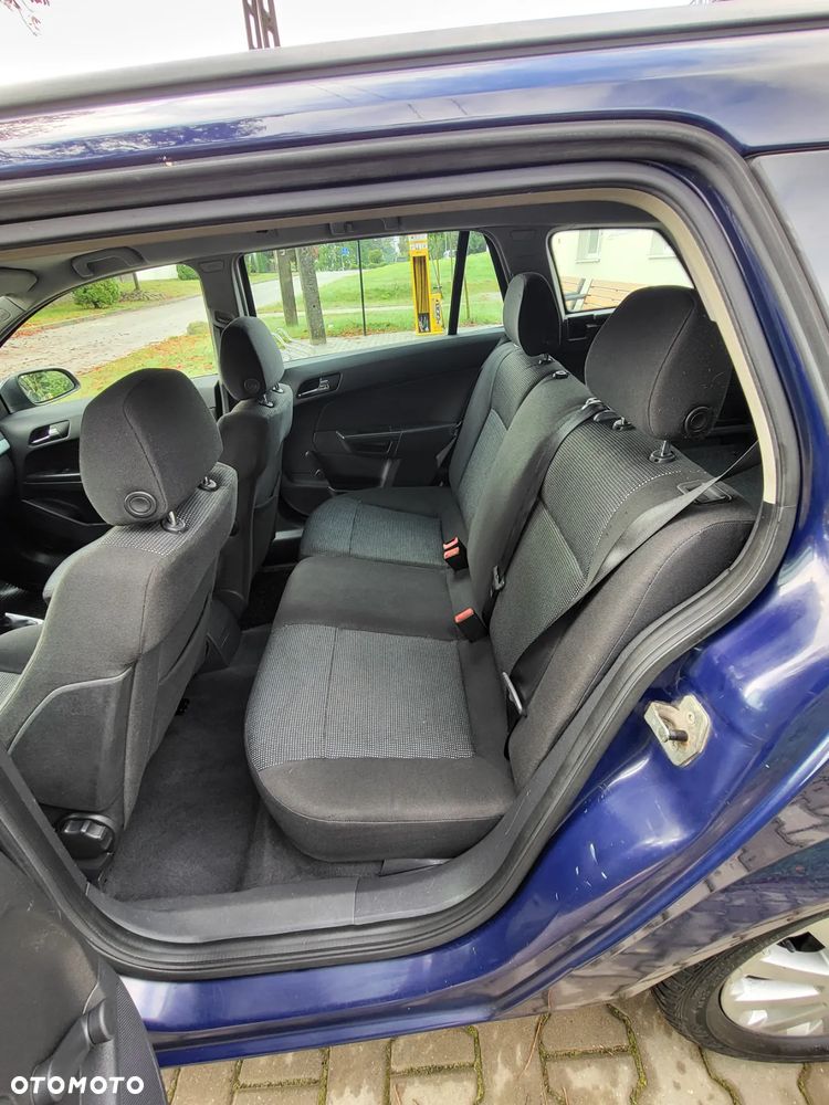 Opel Astra 1.9 CDTI DPF NAVI - 13