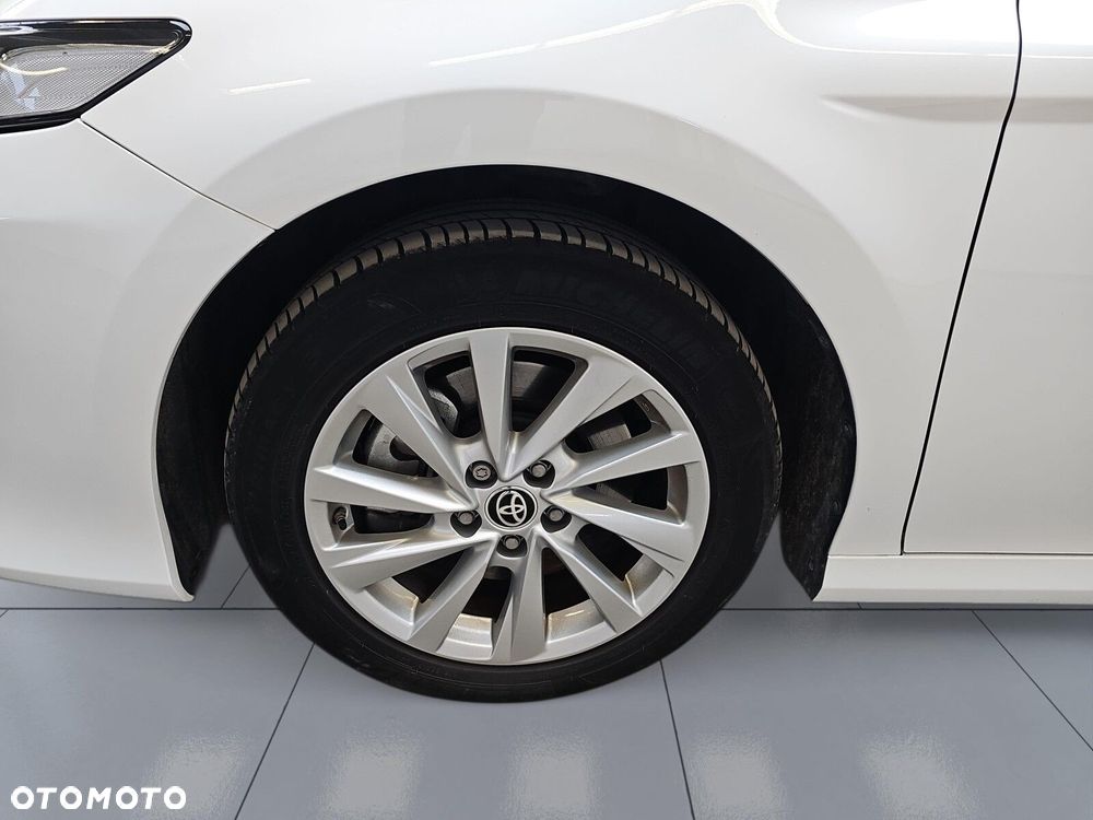 Toyota Camry 2.5 Hybrid Comfort CVT - 35