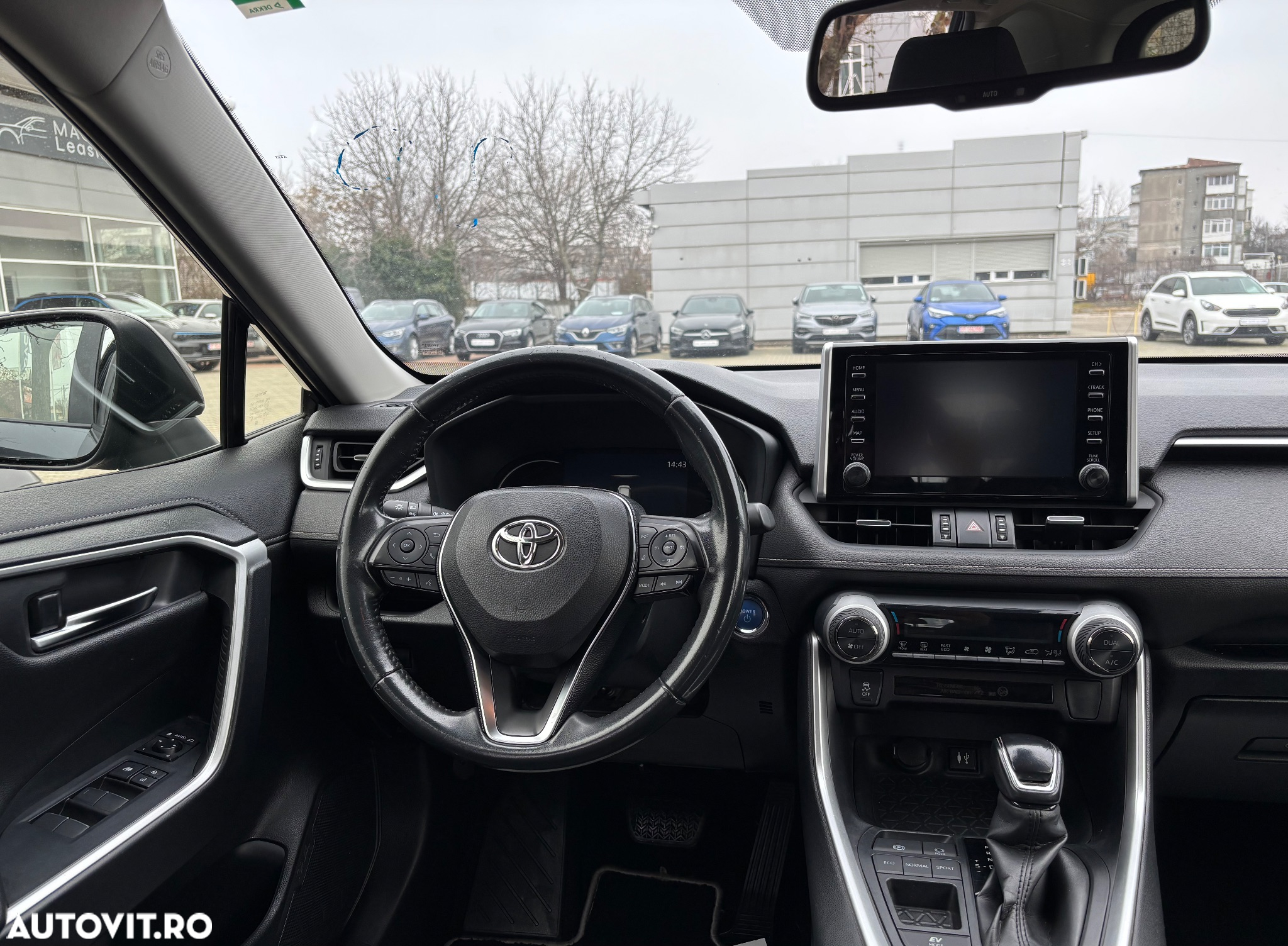 Toyota RAV4 - 9
