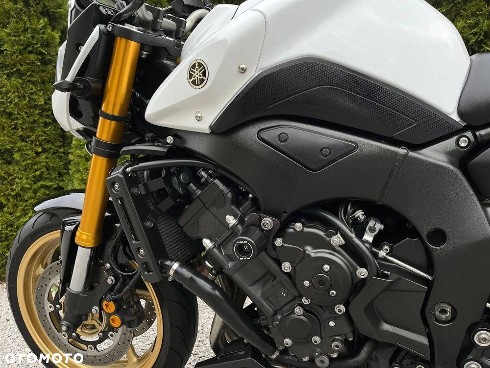 Yamaha FZ8 - 10