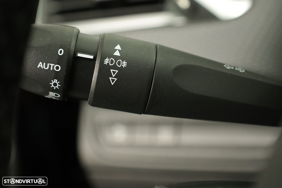Peugeot 2008 1.2 PureTech Allure - 15