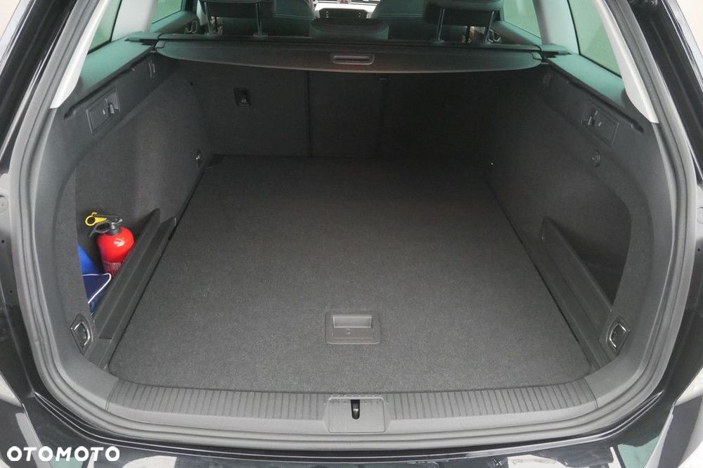 Volkswagen Passat Variant 2.0 TSI Elegance DSG - 16