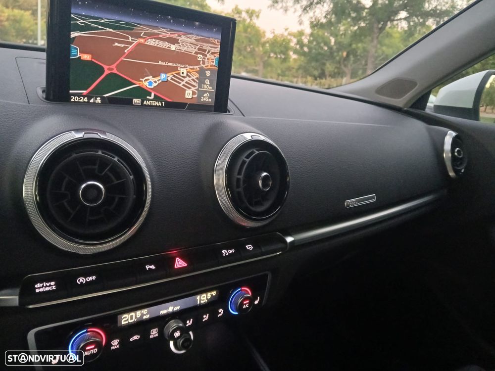 Audi A3 Sportback 30 TDI Design - 16