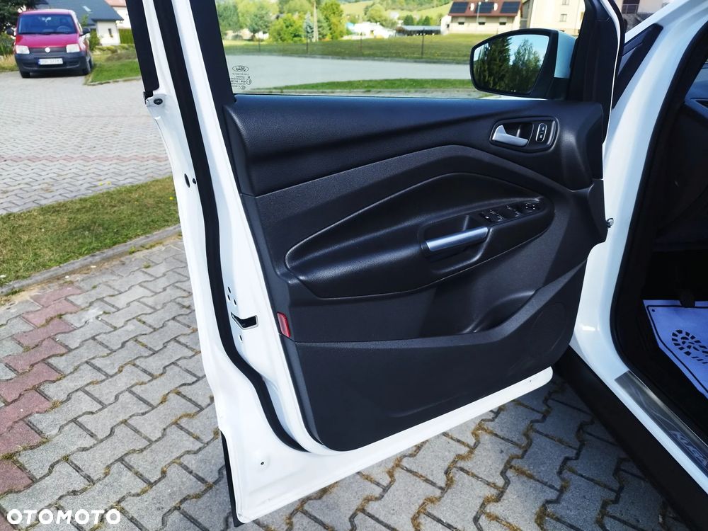 Ford Kuga 1.5 EcoBoost 2x4 Titanium - 22