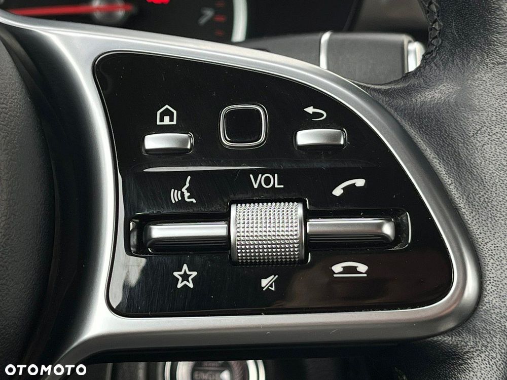 Mercedes-Benz GLC 300 e 4-Matic - 23