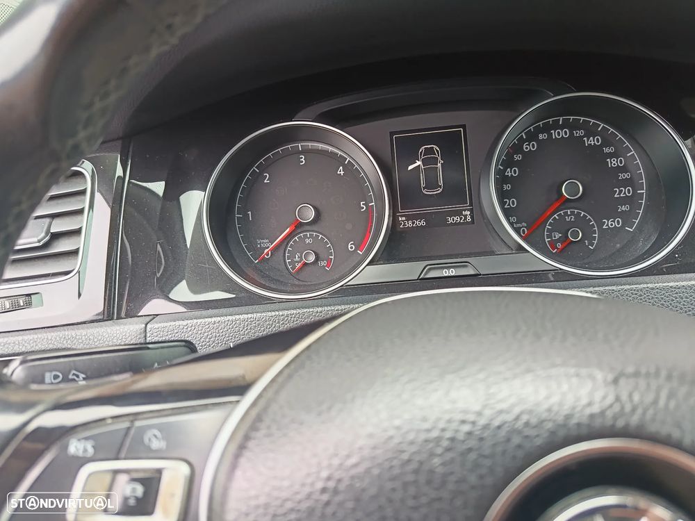 VW Golf 1.6 TDI BlueMotion DSG Trendline - 6