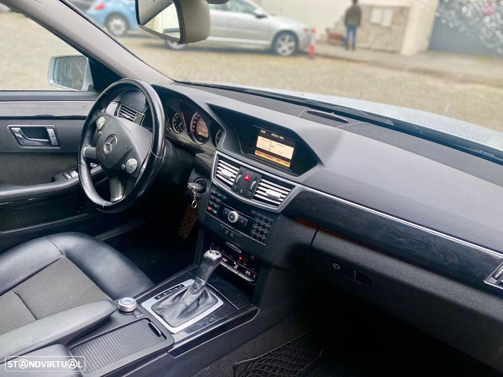 Mercedes-Benz E 220 CDi Avantgarde BE Auto. - 25