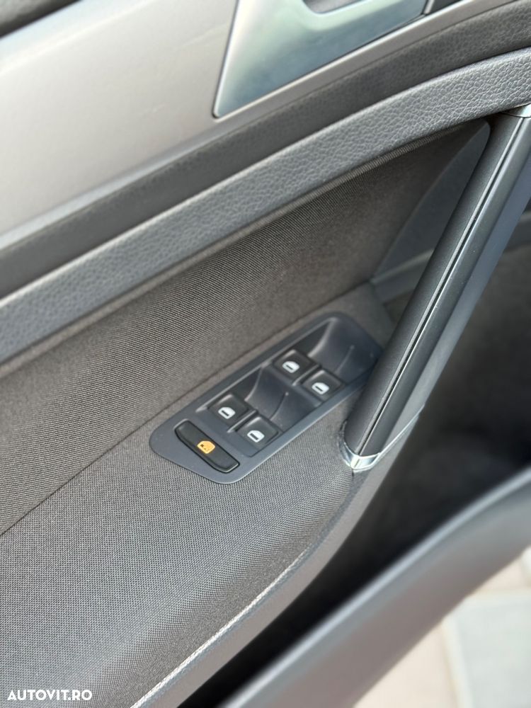 Volkswagen e-Golf - 10