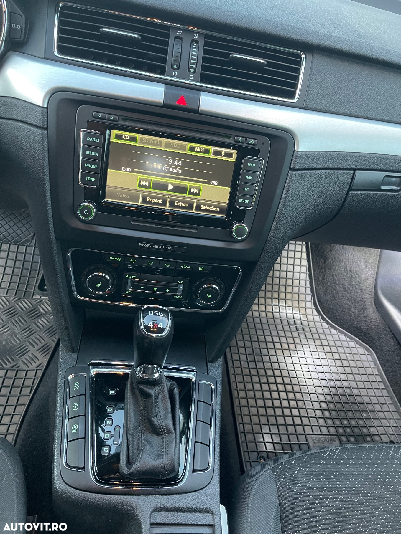 Skoda Superb Combi 2.0 TDI 4X4 Elegance - 13