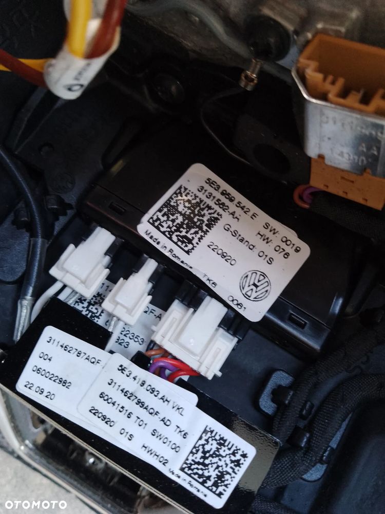 OCTAVIA IV KIEROWNICA MULTI GRZANA DSG 5E3959542G JAK NOWA - 12