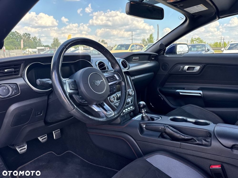 Ford Mustang - 11