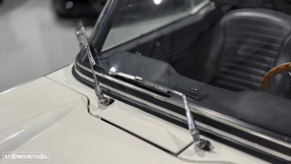 Triumph TR5 - 16