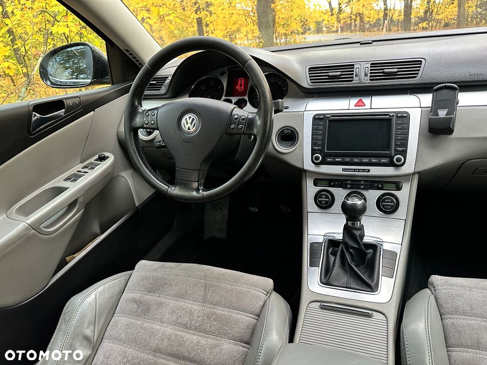 Volkswagen Passat 2.0 TDI Comfortline - 21