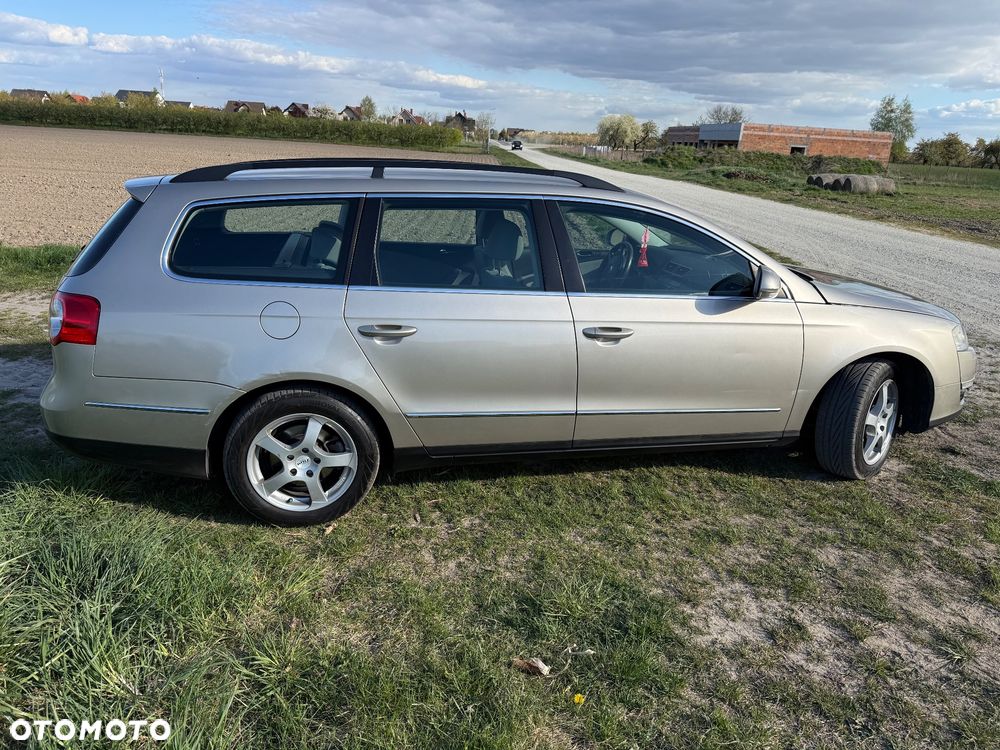 Volkswagen Passat ver-variant-2-0-turbo-fsi-comfortline - 9