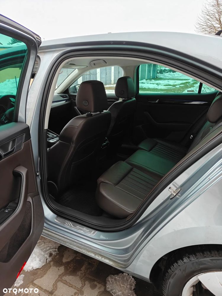 Skoda Superb 2.0 TDI L&K DSG - 9