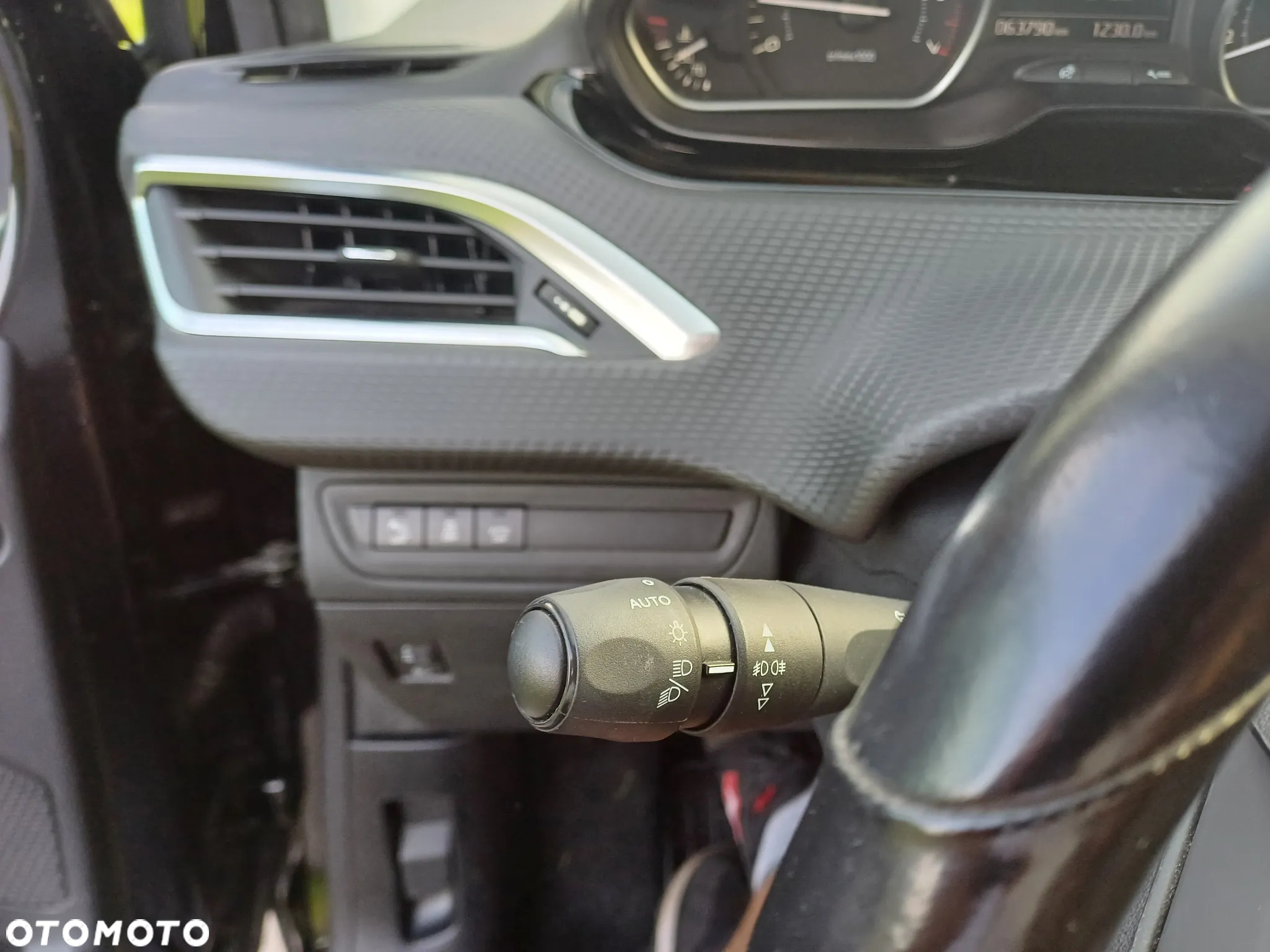 Peugeot 208 PureTech 110 Stop & Start Active - 14