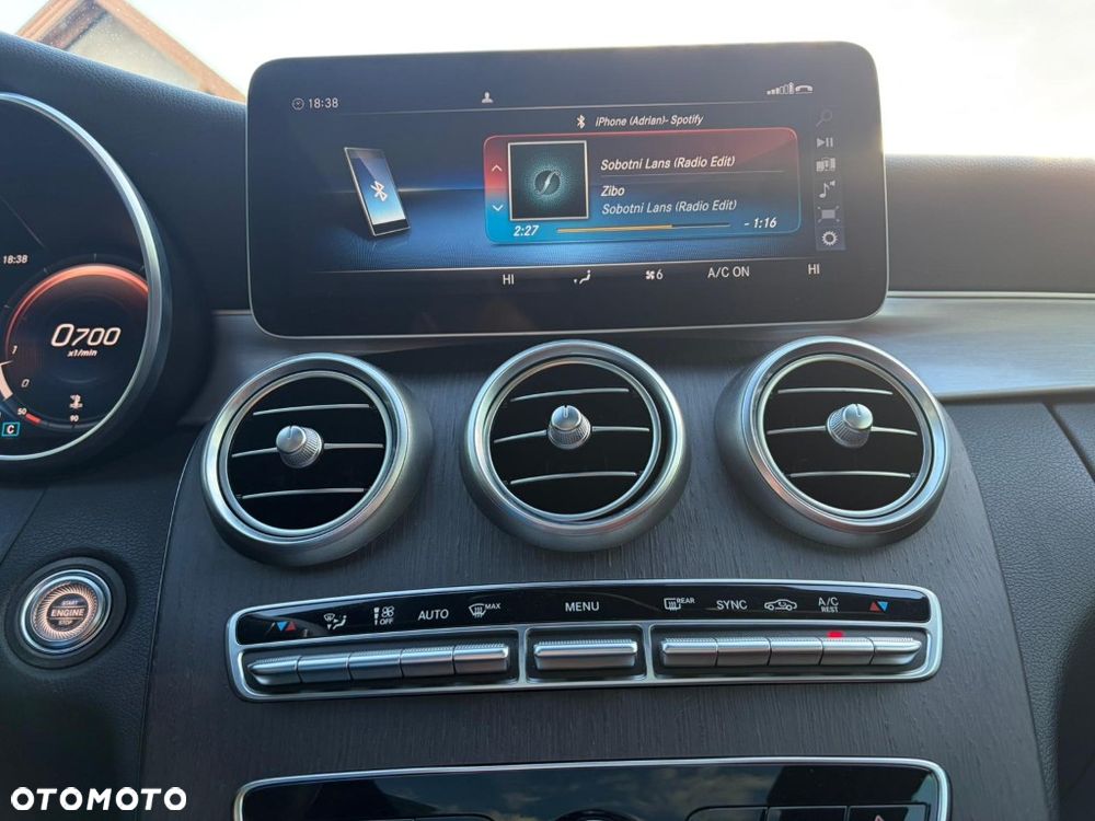 Mercedes-Benz Klasa C 300 4Matic 9G-TRONIC AMG Line Plus - 24