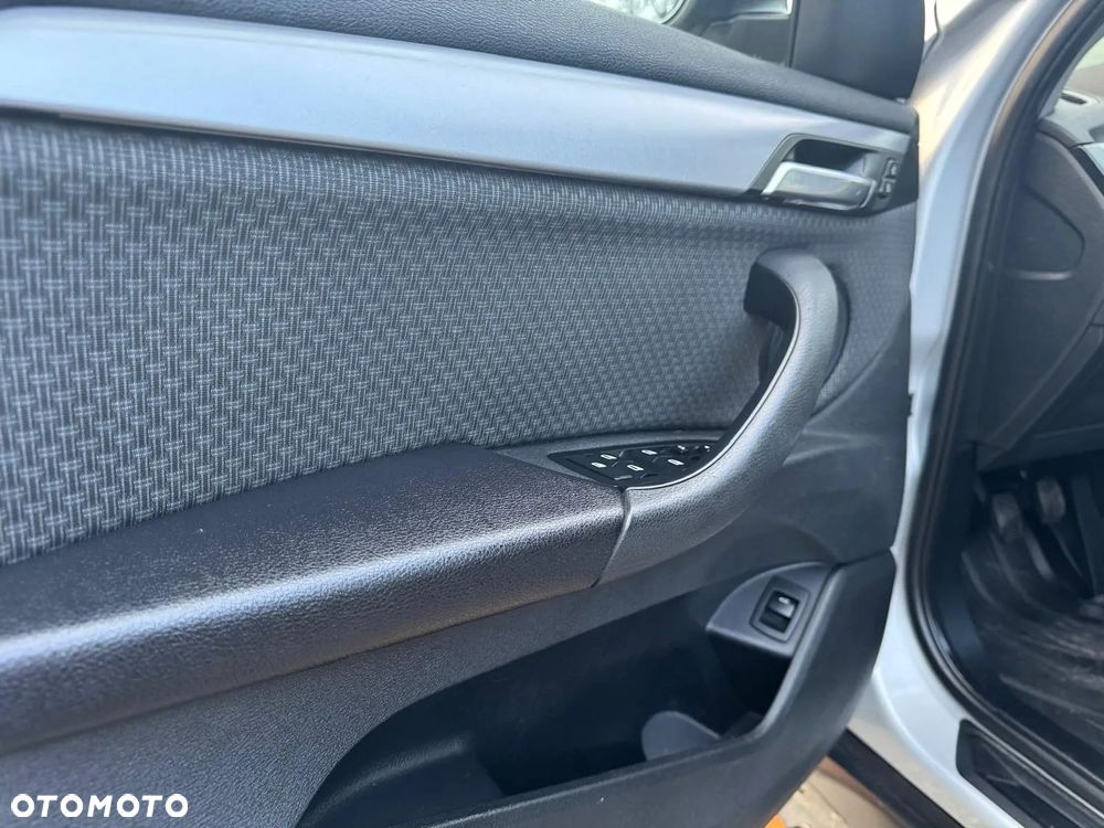 BMW X1 xDrive18d Sport Line - 12