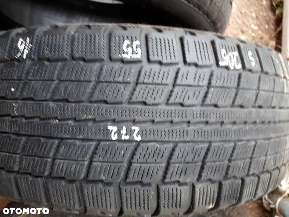 Maxxis 205/55/16 nr 272