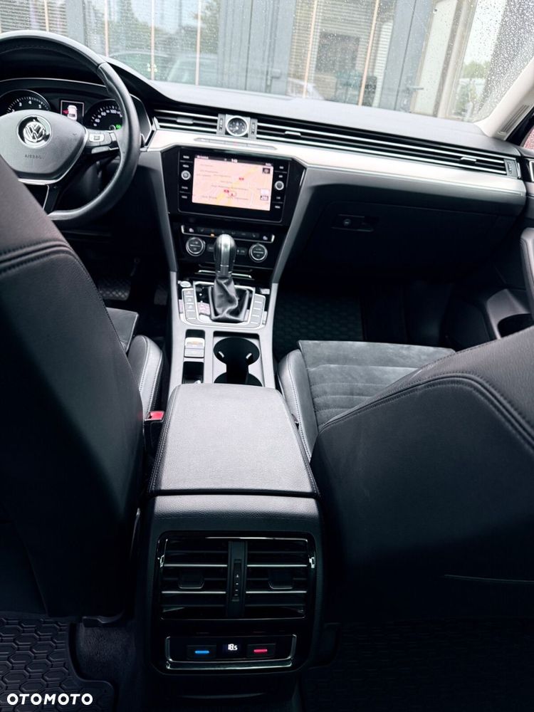 Volkswagen Passat - 21