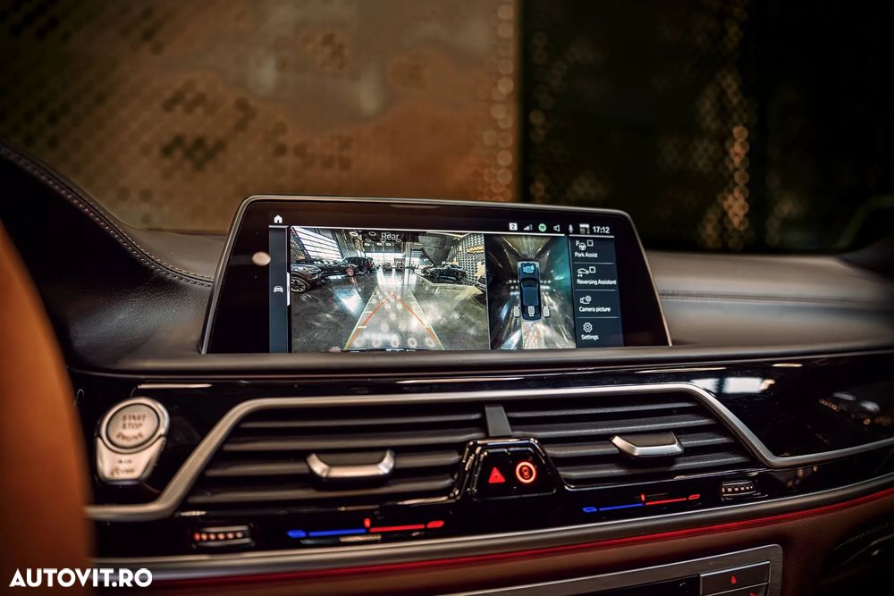 BMW Seria 7 740i - 27