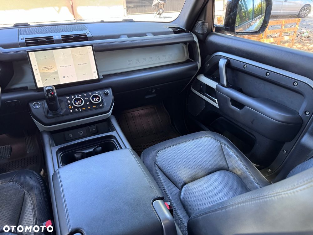 Land Rover Defender 3.0 P400 mHEV X-Dynamic HSE - 23