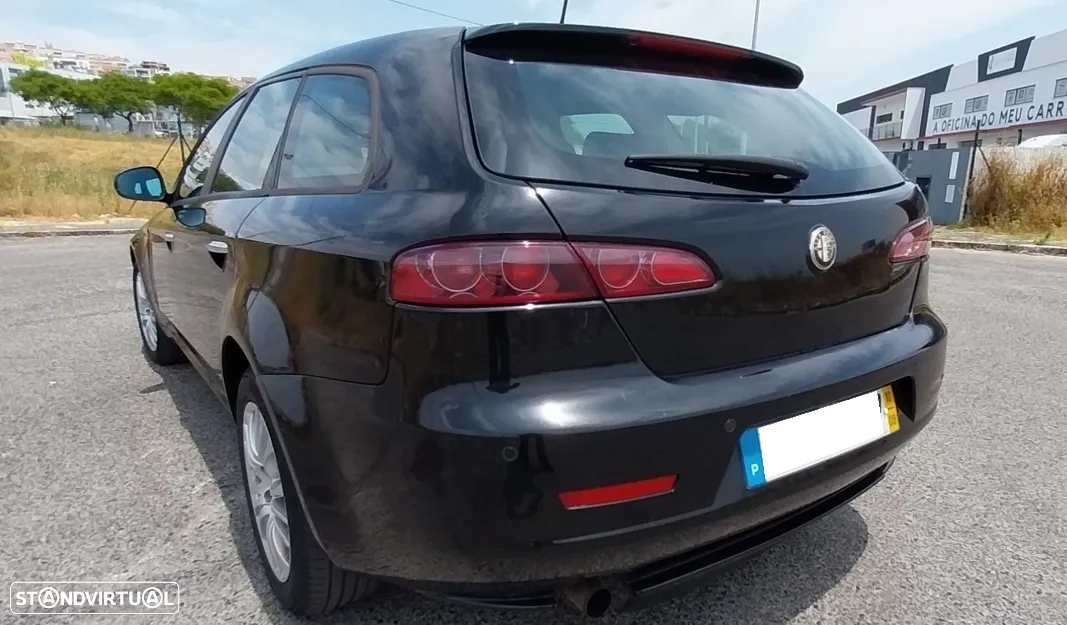 Alfa Romeo 159 Sportwagon 1.9 JTDm 8V Executiva - 29