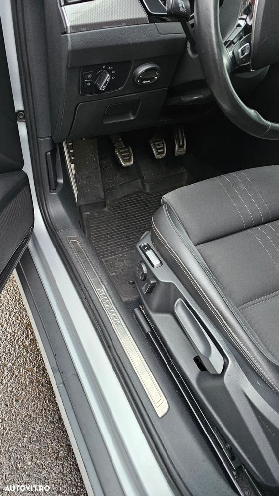 Volkswagen Passat - 12