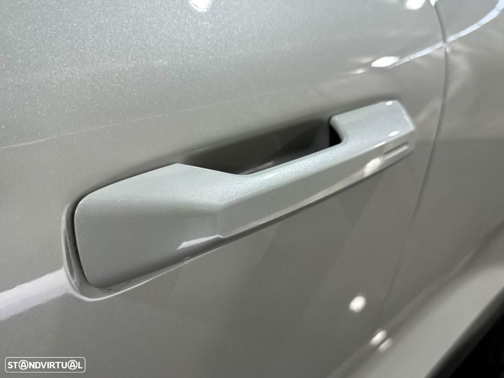 Volvo EX30 Single Motor Extended Range RWD Plus - 18